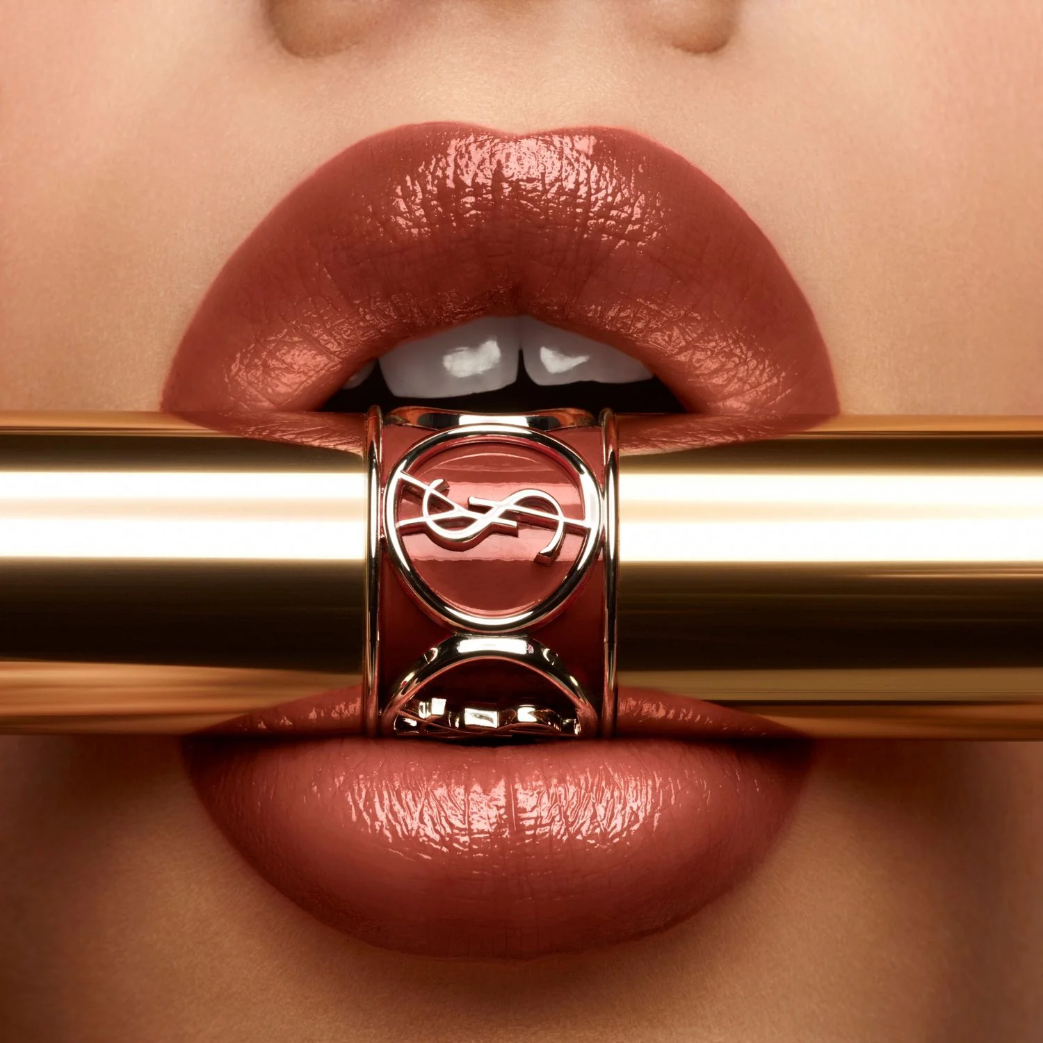 Lips Rouge Volupté Shine - Barra de labios brillante