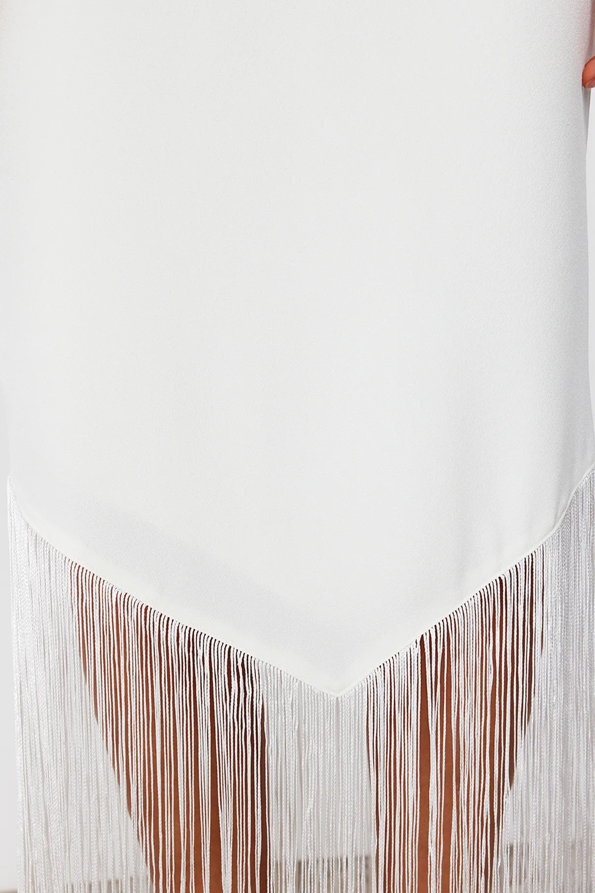 Trendyol Collection  Weißes, gewebtes Brautkleid mit Quasten TPRSS24EL00101