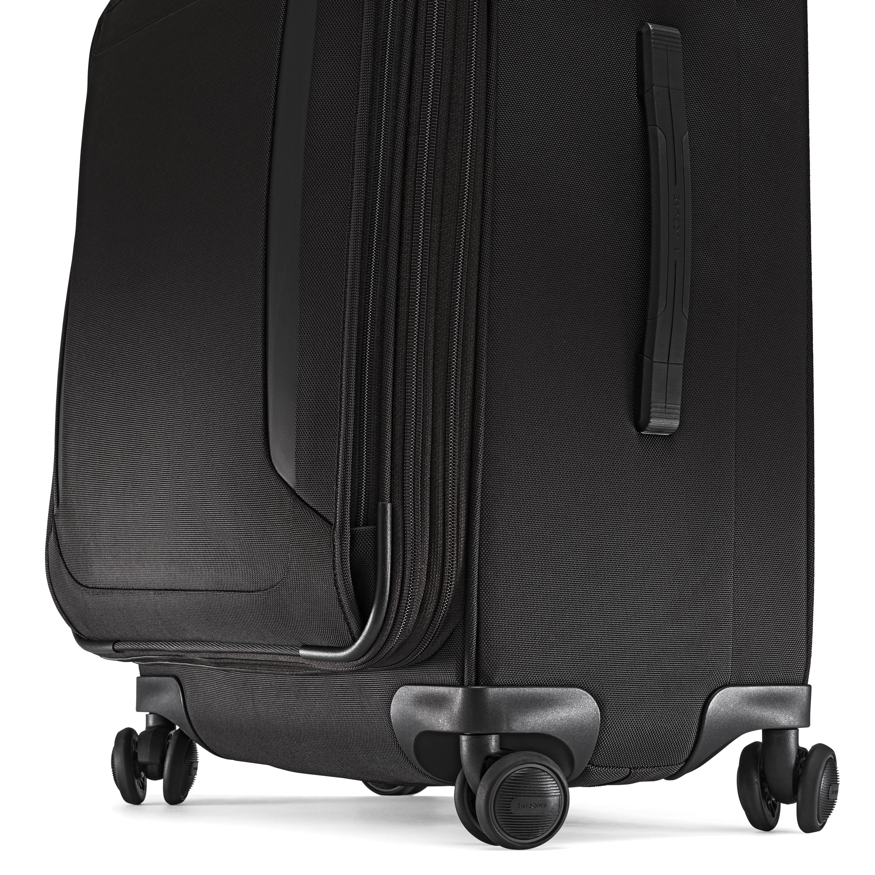 SAMSONITE ARMAGE II 22 X 14 X 9 CARRY-ON SPINNER