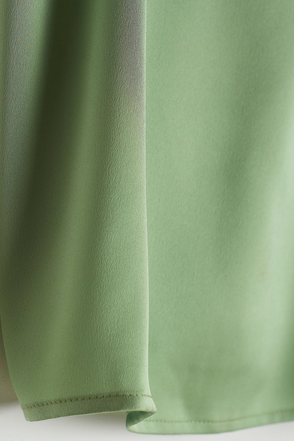 Nicole lounge satin singlet