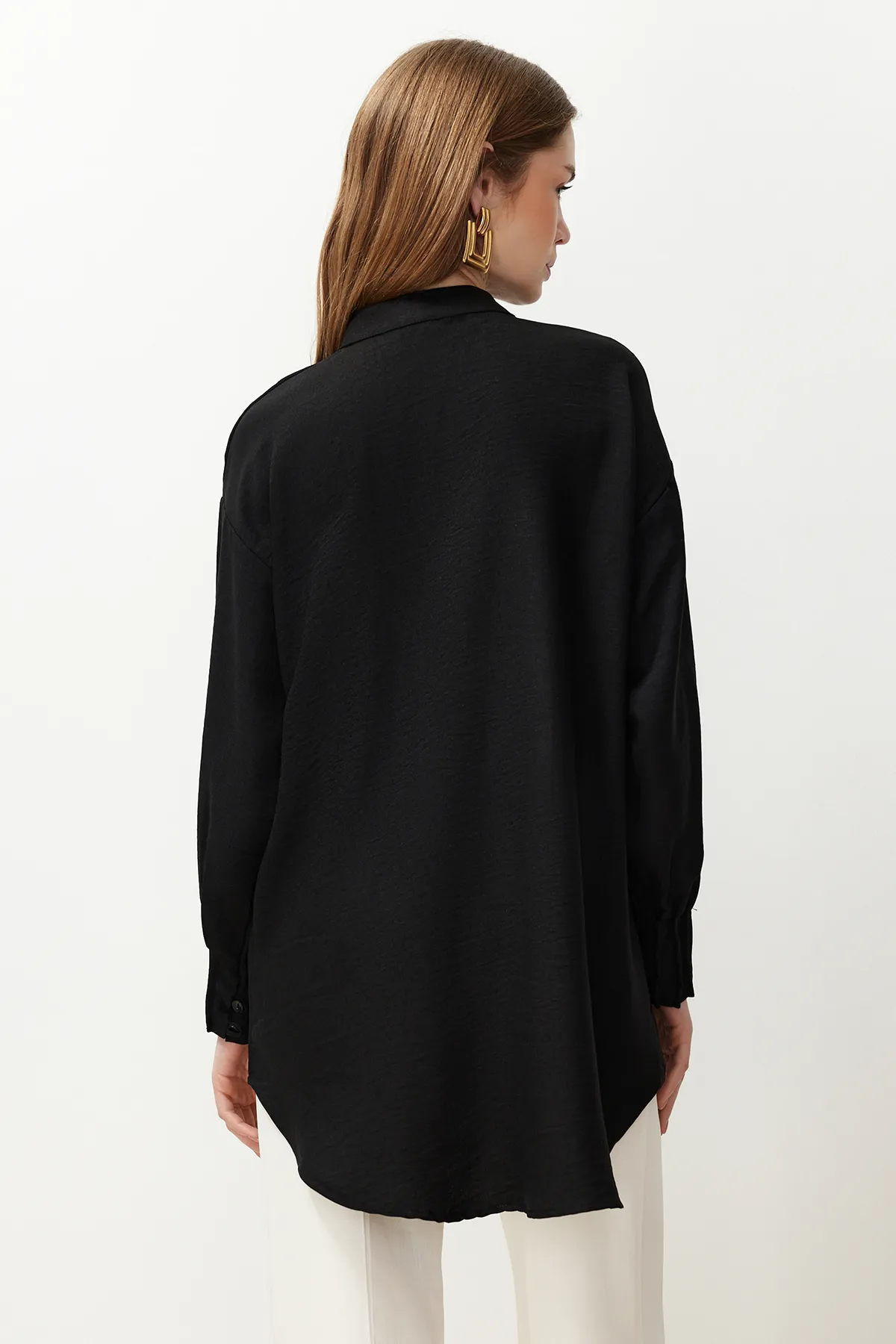 Trendyol Modest  Schwarzes Leinen-Aerobin-Gewebehemd TCTSS24TG00065