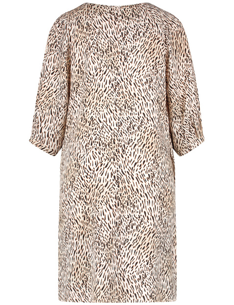 Fließendes Kleid