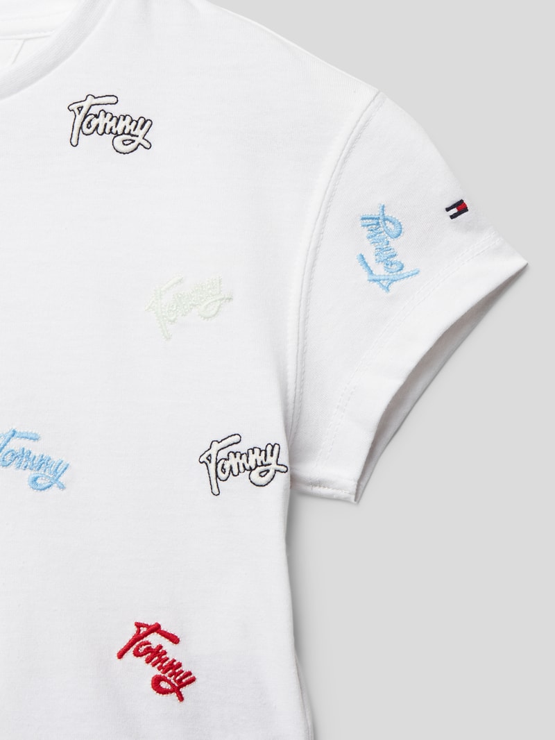 T-Shirt mit Allover-Label-Stitching in weiß