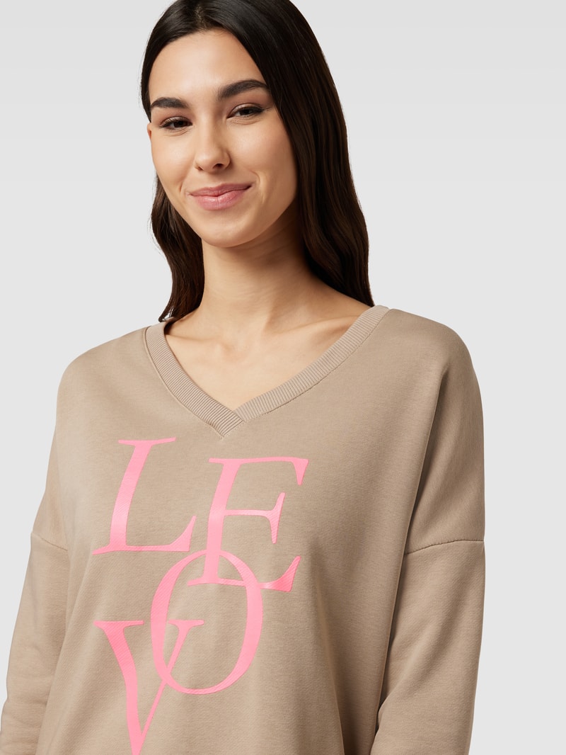 Sweatshirt mit Statement-Print Modell 'LOVE' in sand