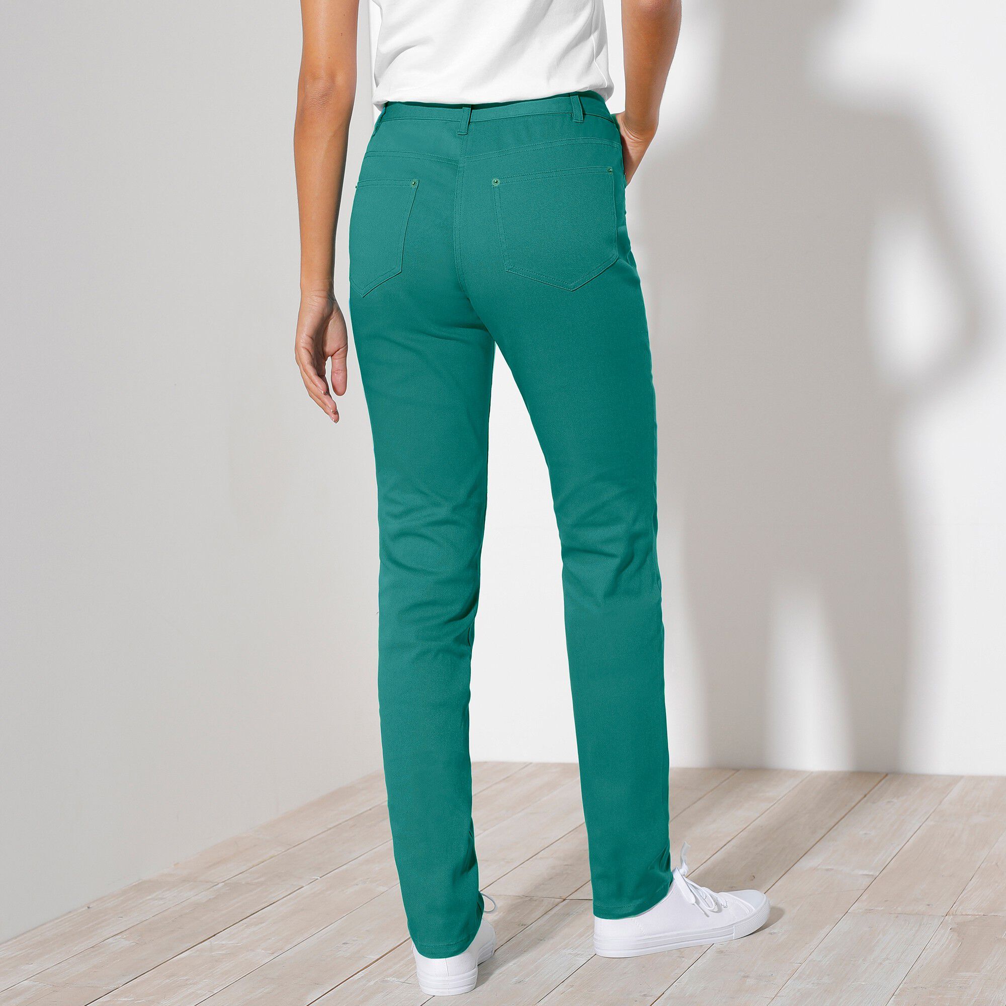 Pantalon fuselé couleur