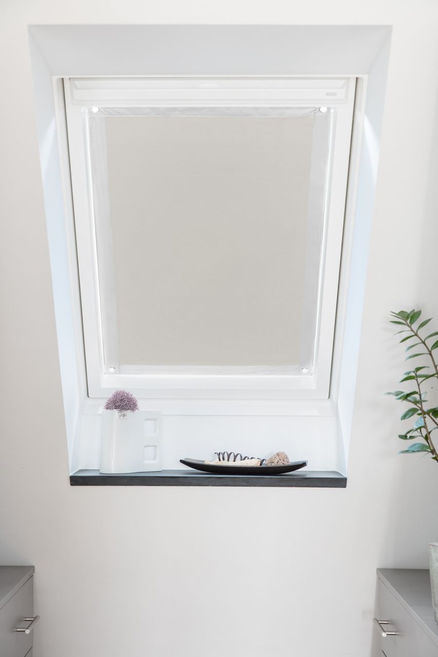 Lichtblick Dachfenster Sonnenschutz Thermofix, ohne Bohren - Beige, 36 cm x 71,5 cm (B x L) für C04