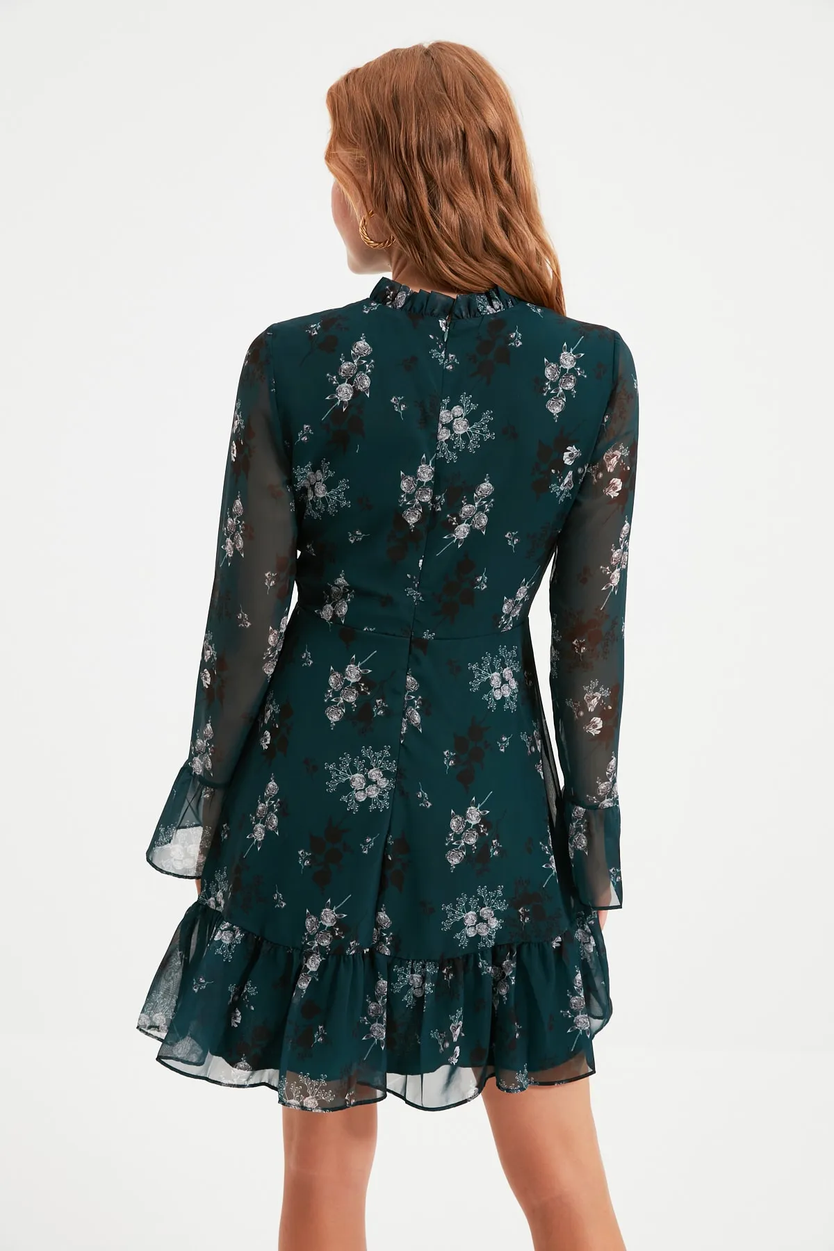 Trendyol Collection  Grünes, geblümtes Mini-Webkleid in A-Linie mit Stehkragen TCLAW19LJ0076