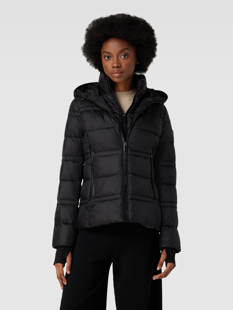Steppjacke mit Label-Details in schwarz