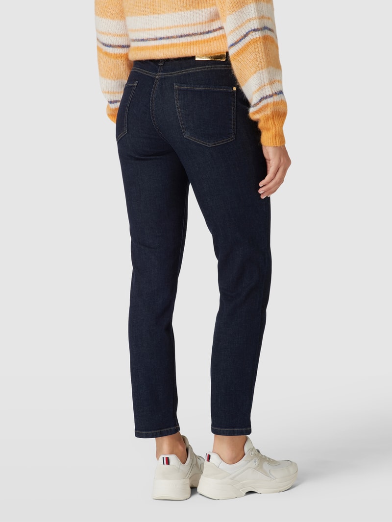 Verkürzte Jeans mit Label-Detail in dunkelblau