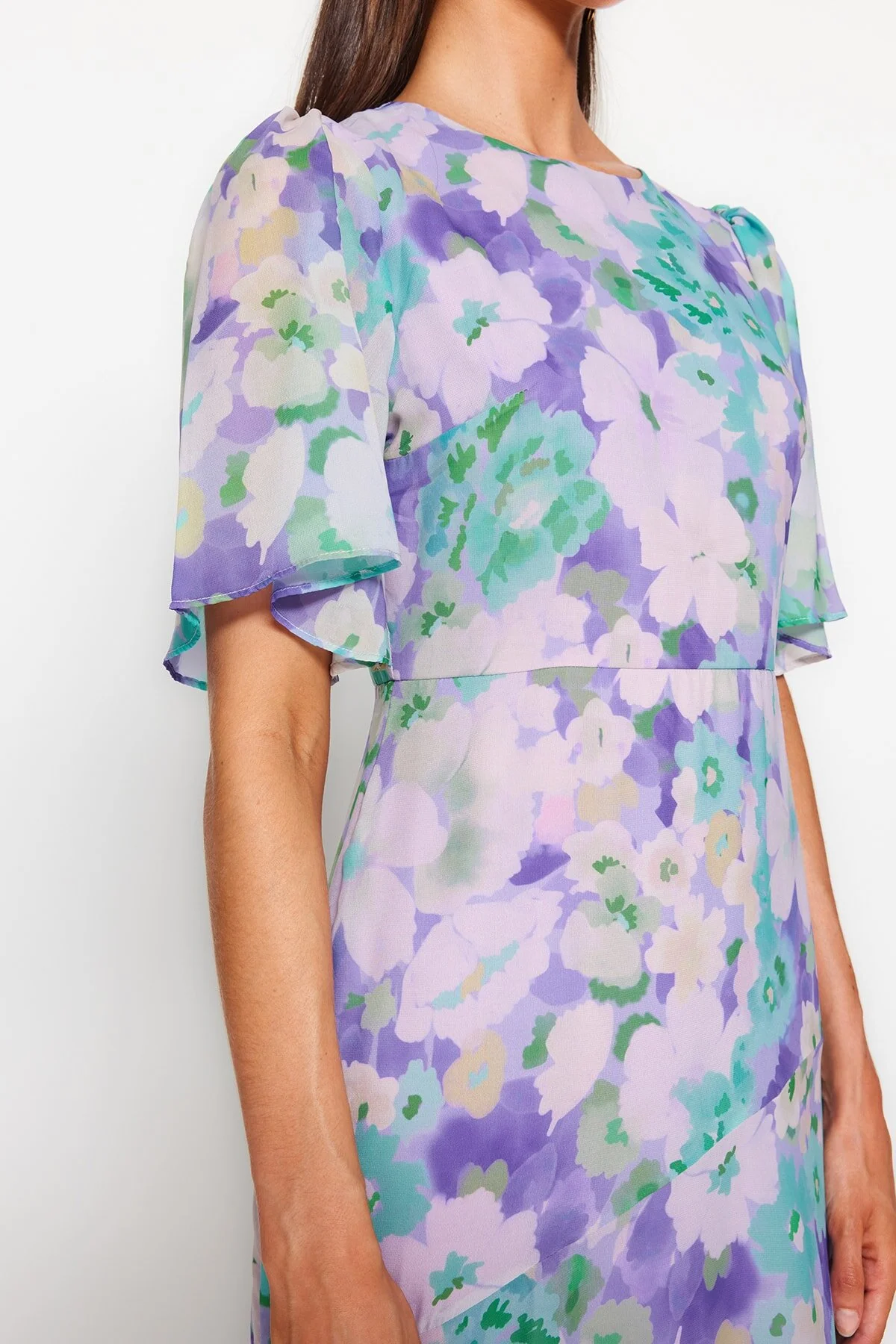 Trendyol Collection  Mehrfarbiges A-Linien-Basic-Midi-Webkleid aus Chiffon TWOSS20EL0908