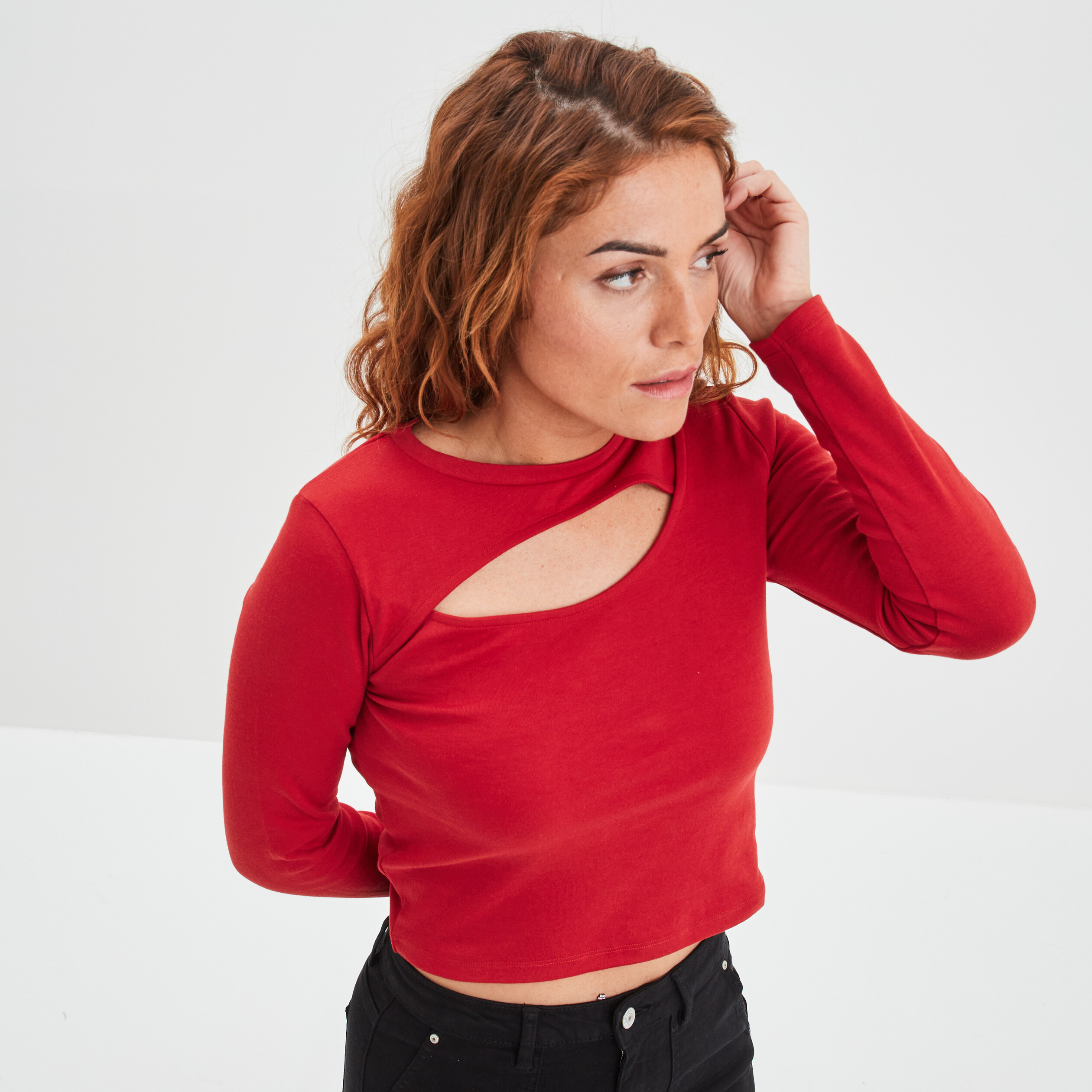 T-shirt court ajusté ouverture poitrine rouge foncé femme | La Halle