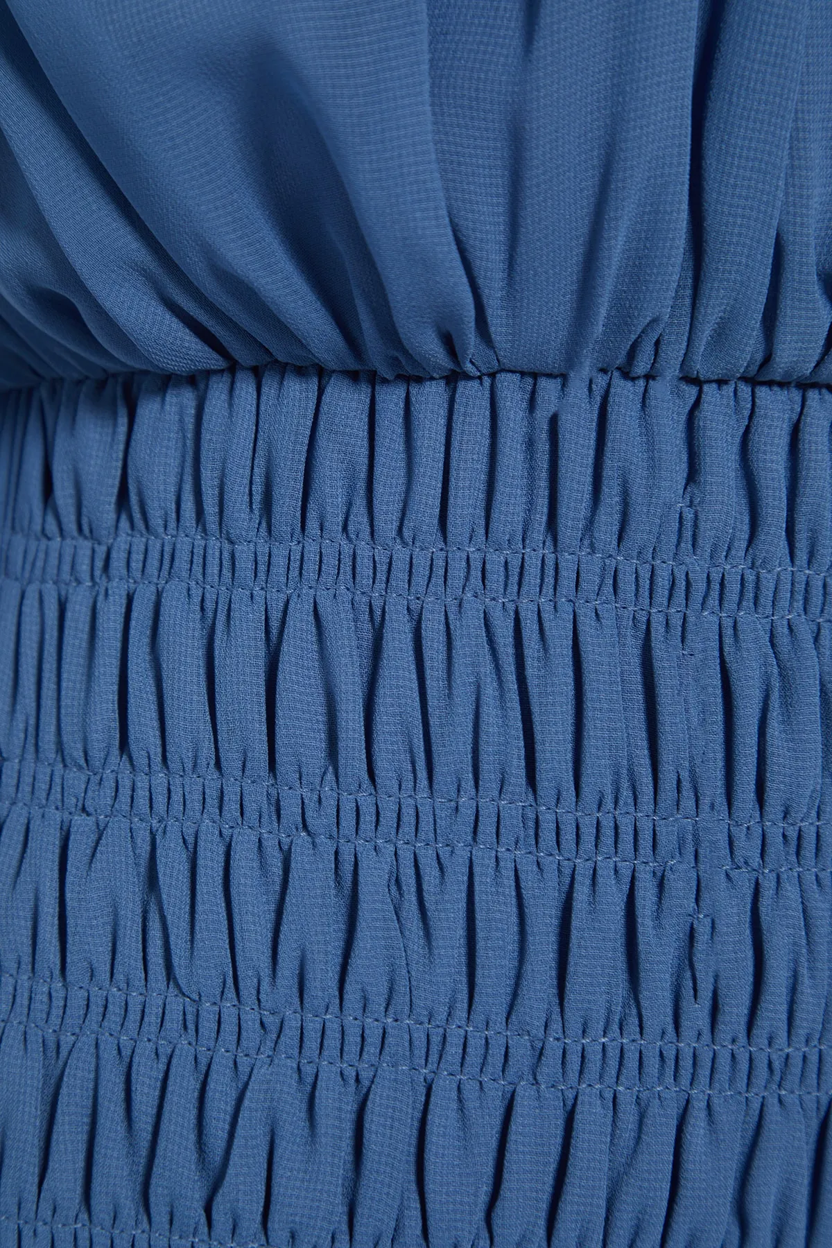 Trendyol Collection  Blauer Mini-Webrock in limitierter Auflage, gerüschtes Chiffon-Webkleid TWOAW23EL01462