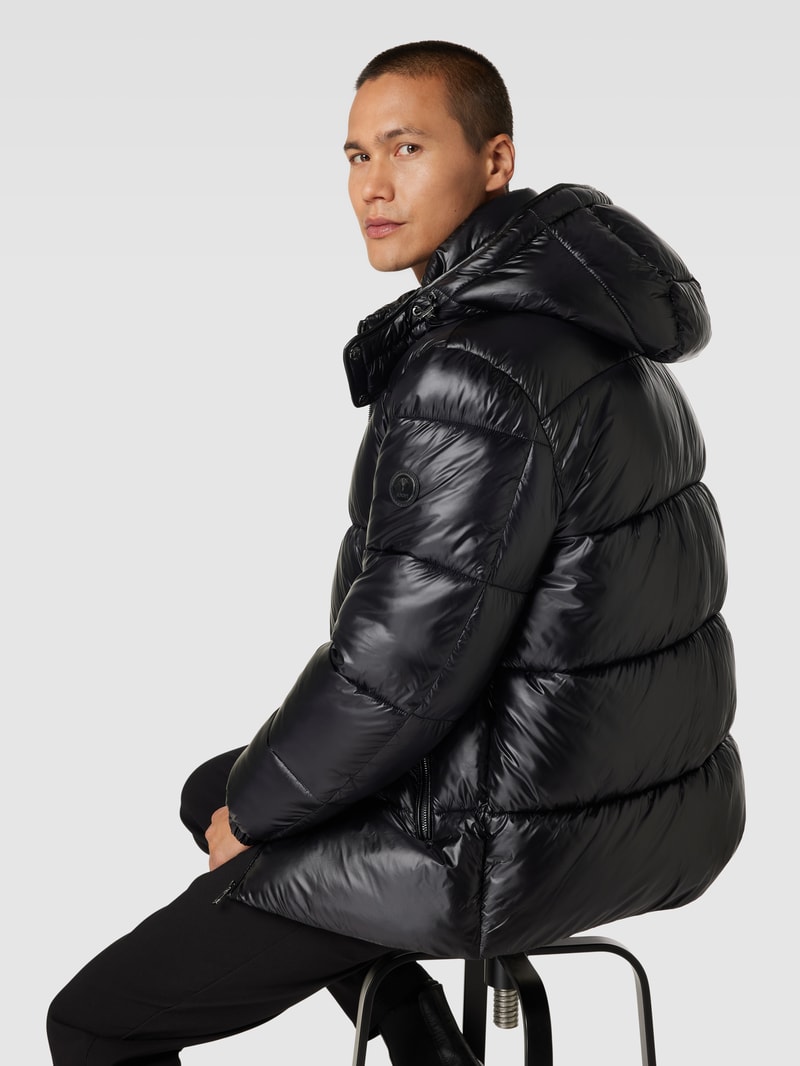 Steppjacke mit Reißverschlusstaschen in schwarz