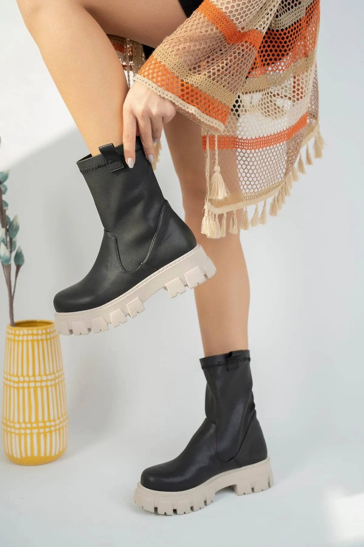 MUGGO  Flora-garantierte Damenstiefel mit dicker Sohle