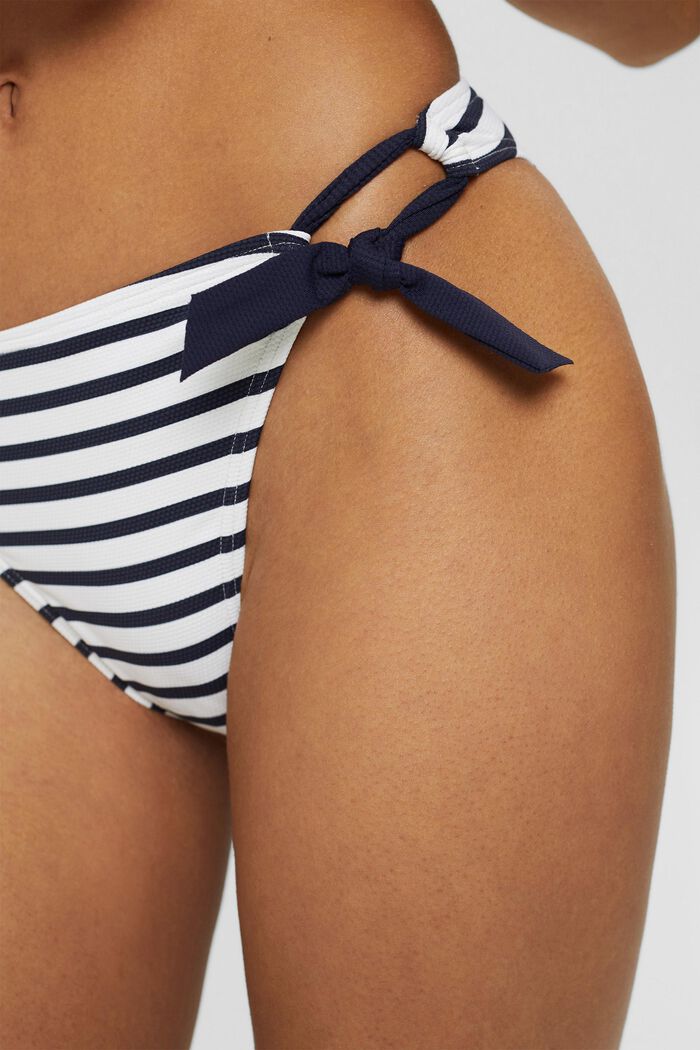 Recycelt: Slip mit Streifen