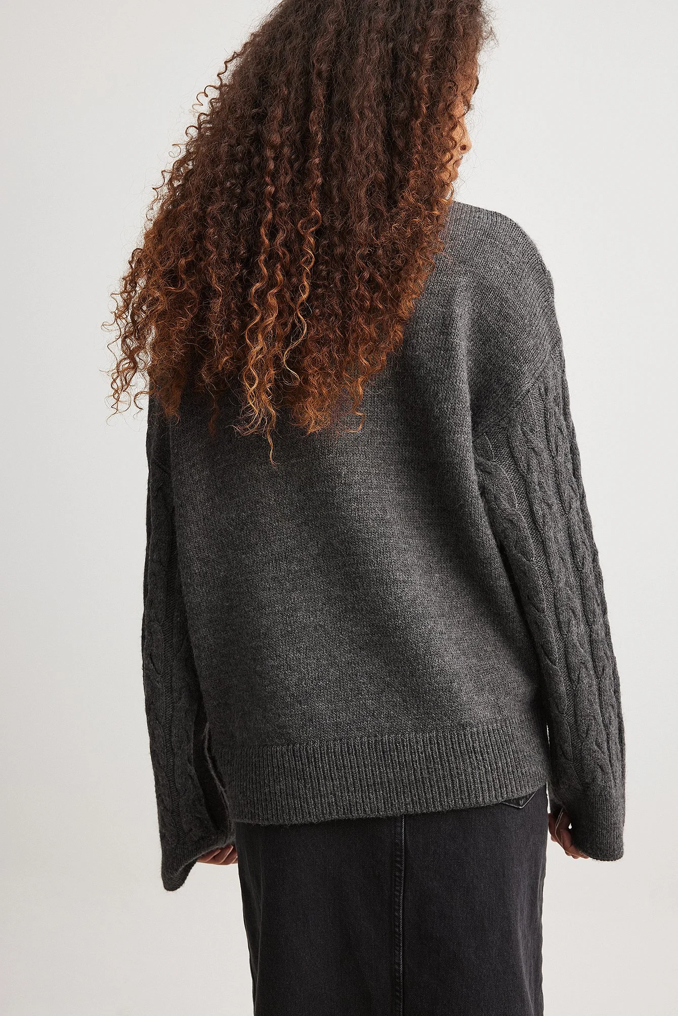 Strickpullover mit Rollkragen und Zopfmuster