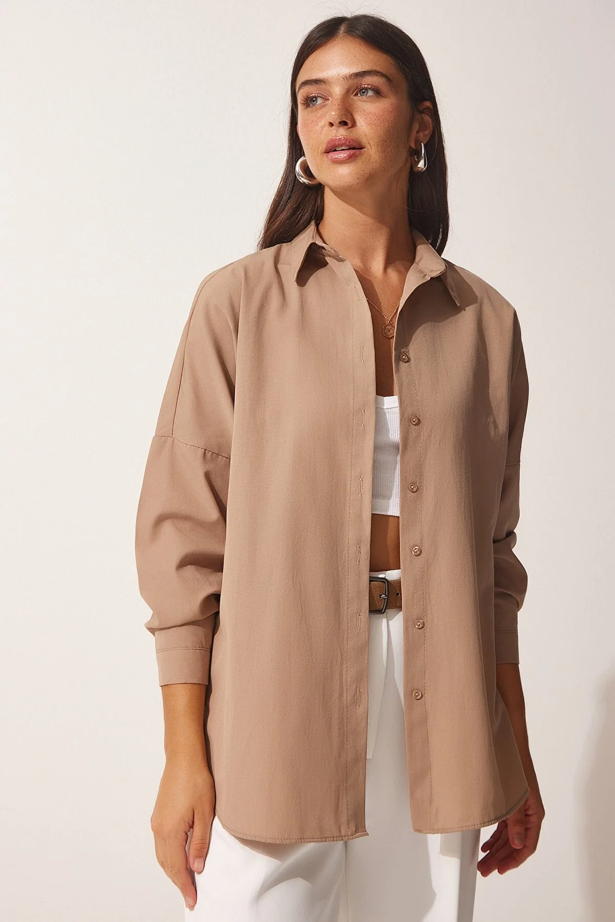 Happiness İstanbul  Nerzfarbenes Oversize-Lang-Basic-Shirt für Damen DD00842