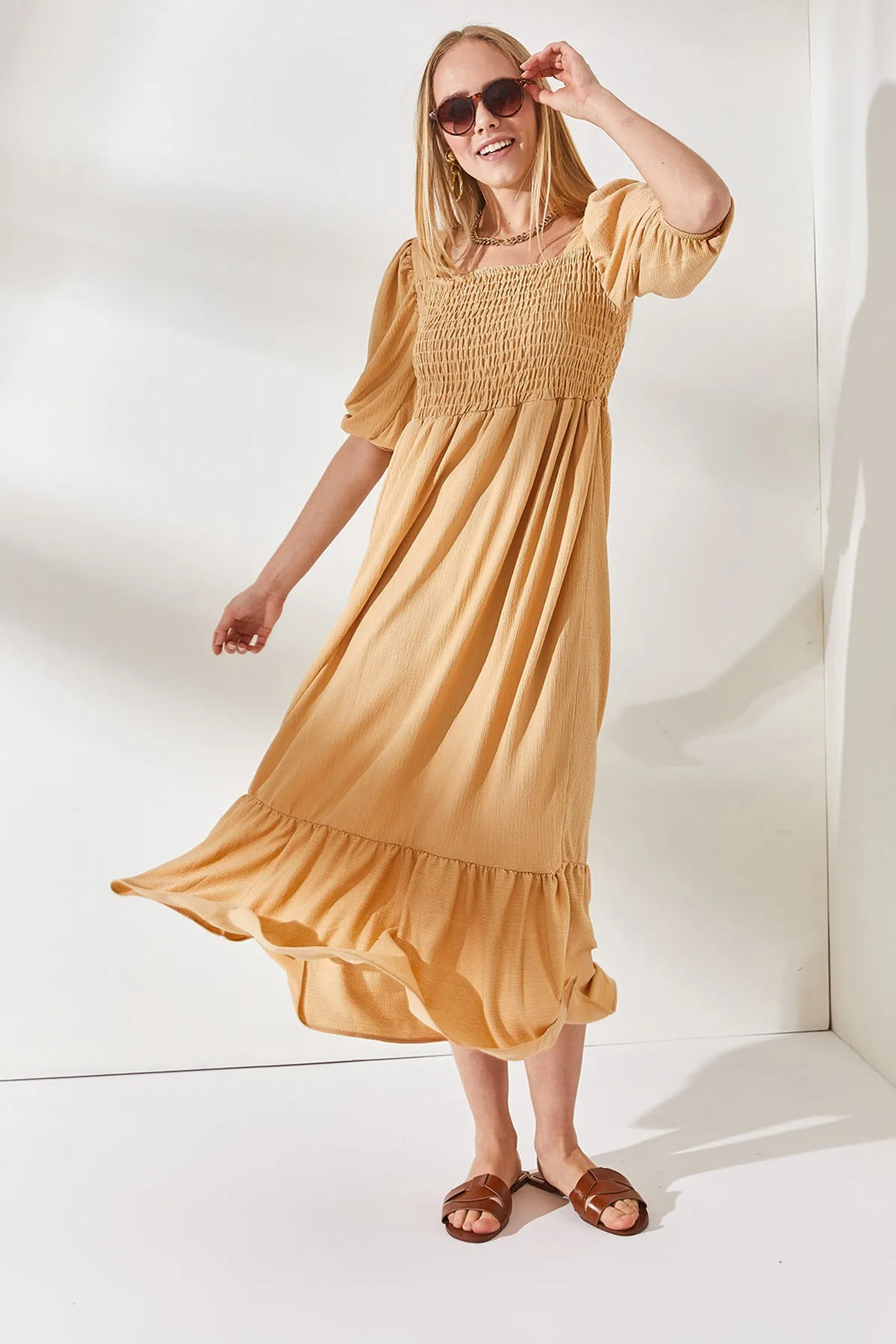 Olalook  Beigefarbenes Robe-Kleid für Damen, lässiges Midi-Kleid ELB-19001877