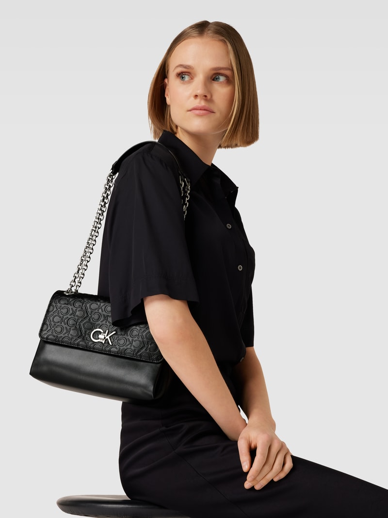 Crossbody Bag in Leder-Optik Modell 'RE-LOCK' in schwarz