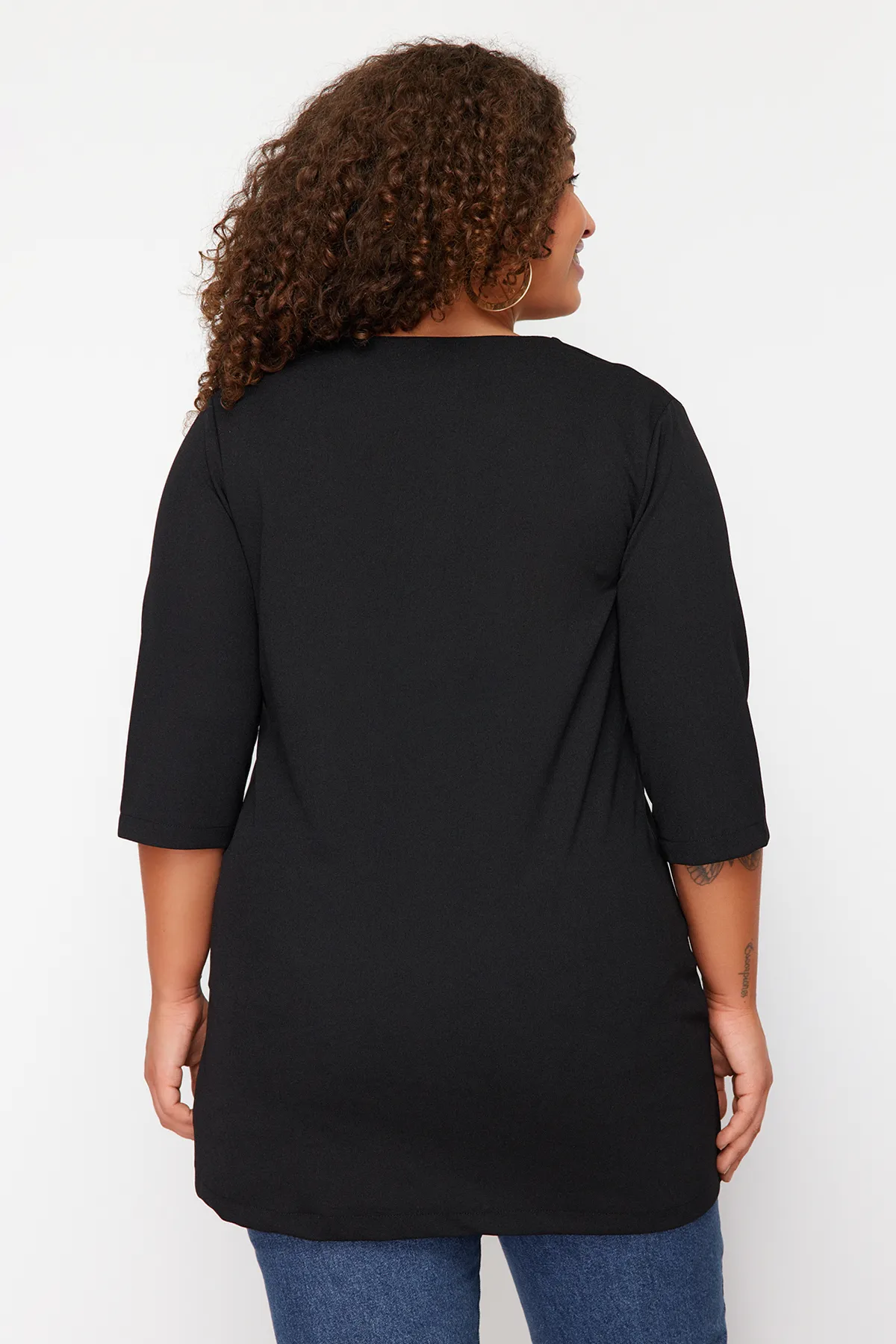 Trendyol Curve  Schwarze Strickbluse mit Dreiviertelärmeln TBBSS24BF00060