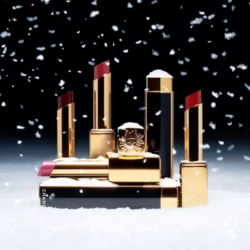 ROUGE ALLURE L'EXTRAIT High-intensity red. an extract of light and care