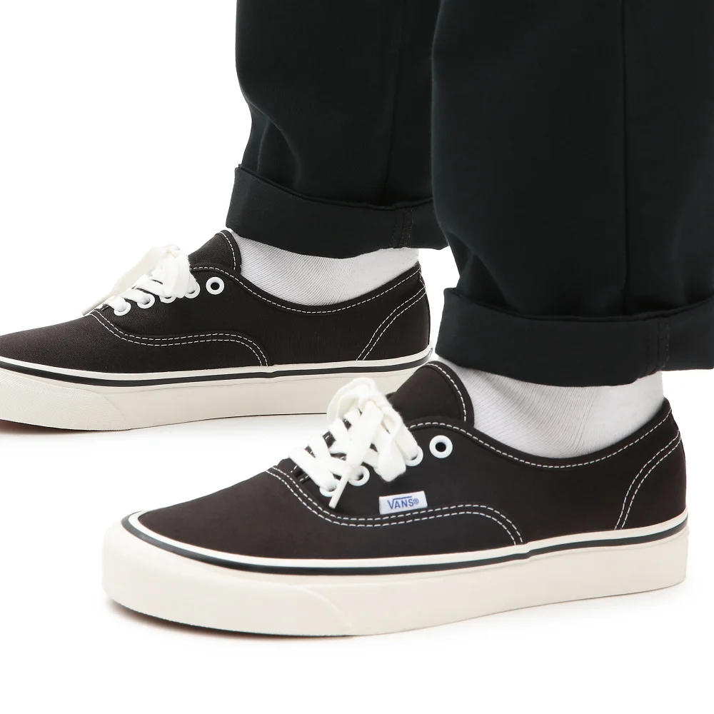 Vans Authentic 44 DX Anaheim Factory VN0A38ENMR21 / schwarz
