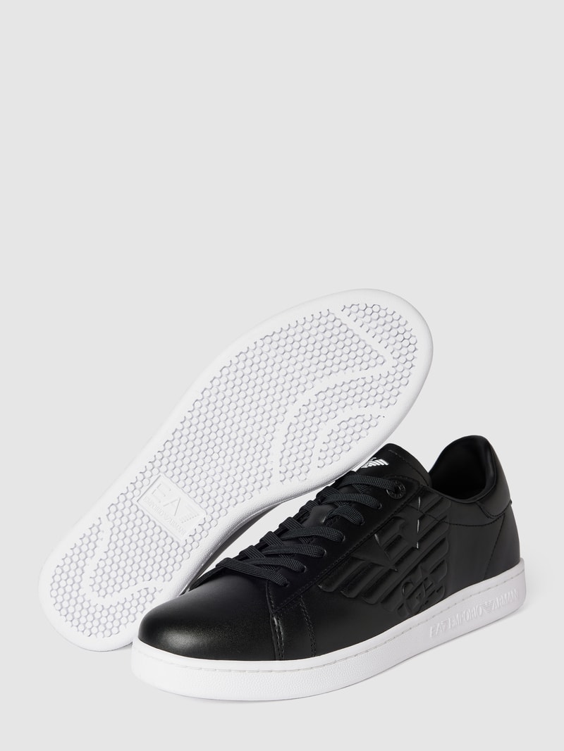 Sneaker mit Label-Details in schwarz