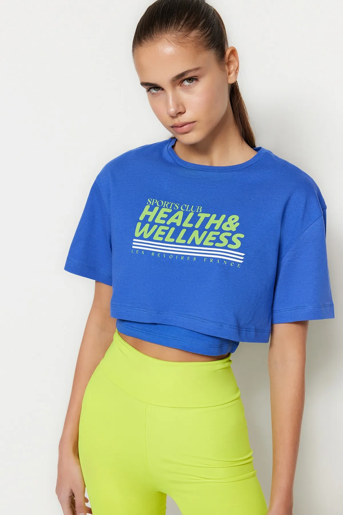 Trendyol Collection  Blaues Crop 2-lagiges gestricktes Sport-T-Shirt THMSS23TS00001
