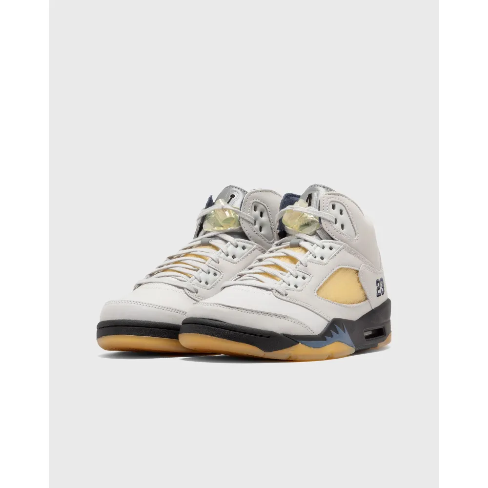 NIKE JORDAN A Ma Maniére X Air Jordan 5 Retro WMNS Photon Dust FZ5758-004 / weiss