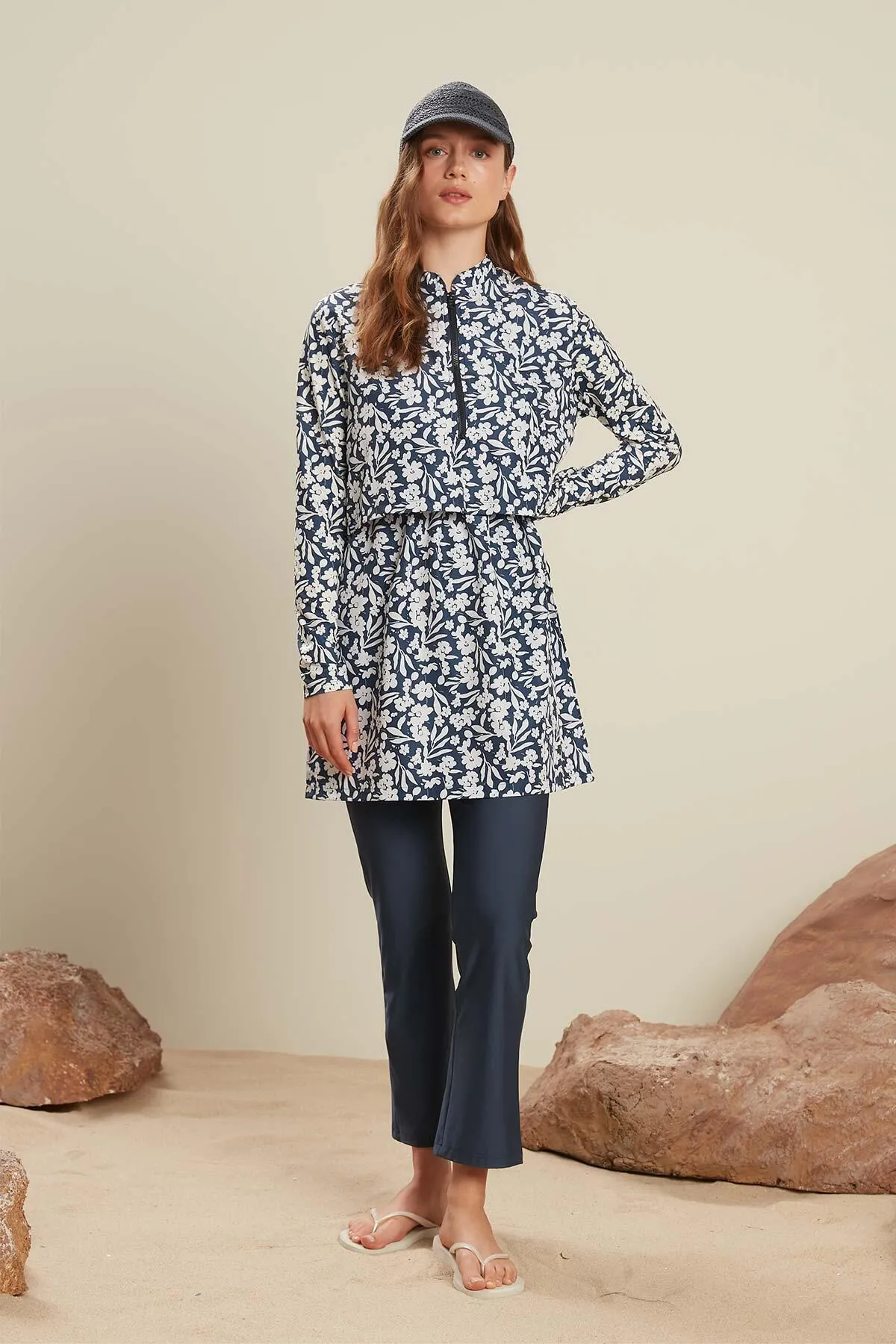 Manuka  HIJAB-BADEHOSE MARINEBLAU