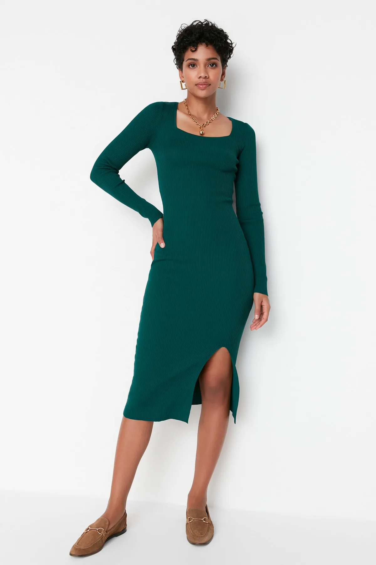 Trendyol Collection  Petrolfarbenes Strickkleid mit eckigem Ausschnitt und Schlitz TWOAW23EL00181
