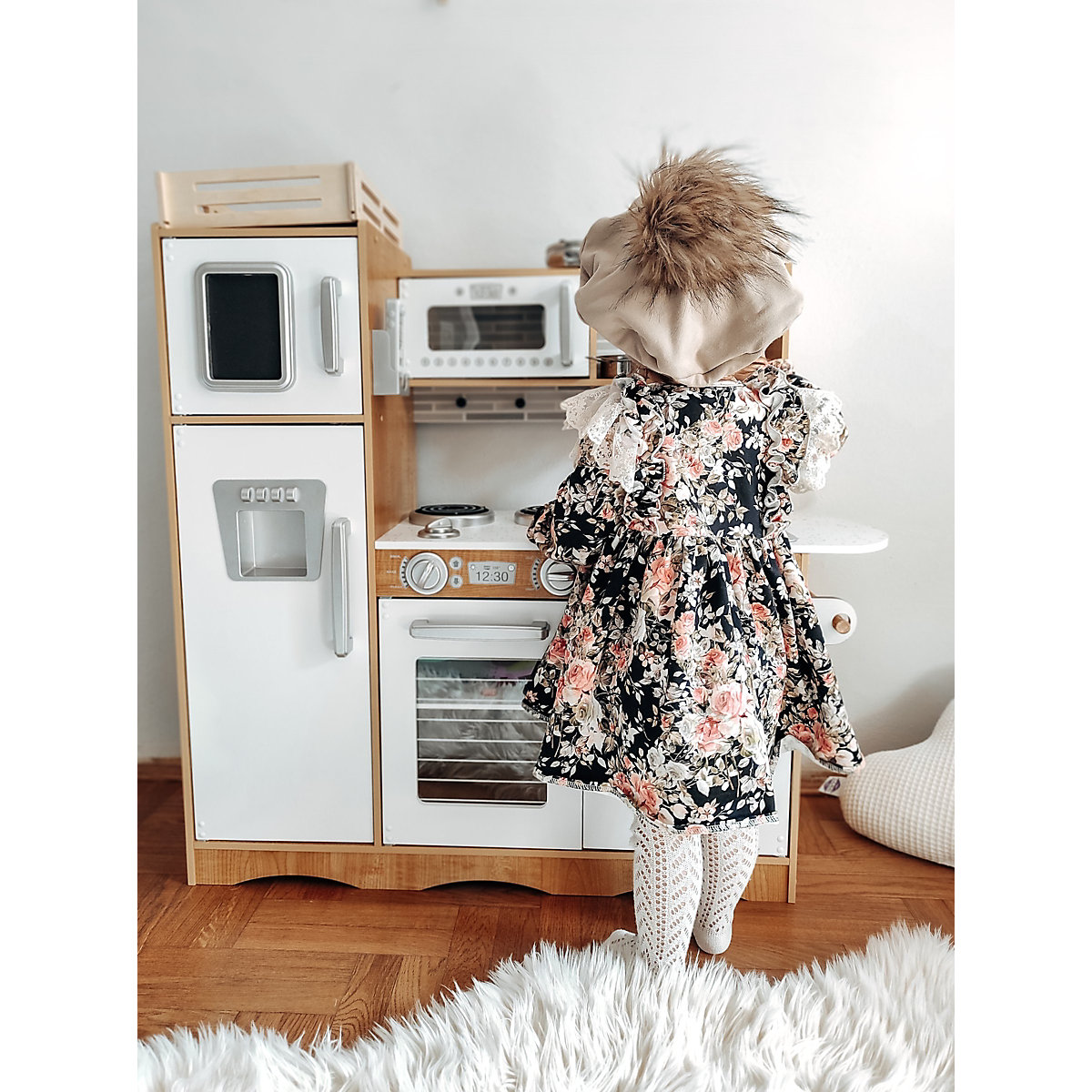 Kinderküche aus Holz mit LED-Beleuchtung und Küchenzubehör und Schürze ab 3 Jahre