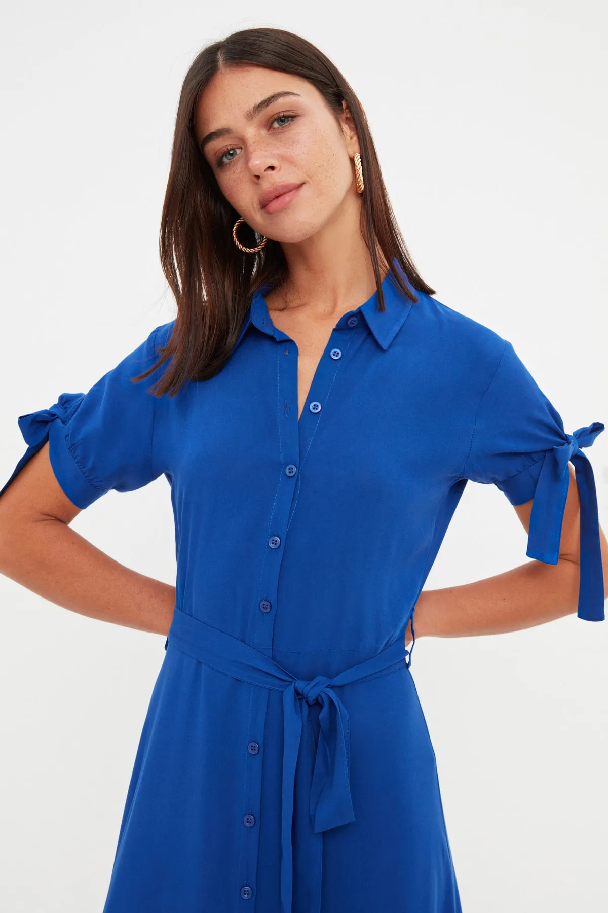 Trendyol Collection  Marineblaues, gewebtes Hemdkleid mit Gürtel TWOSS20EL0879