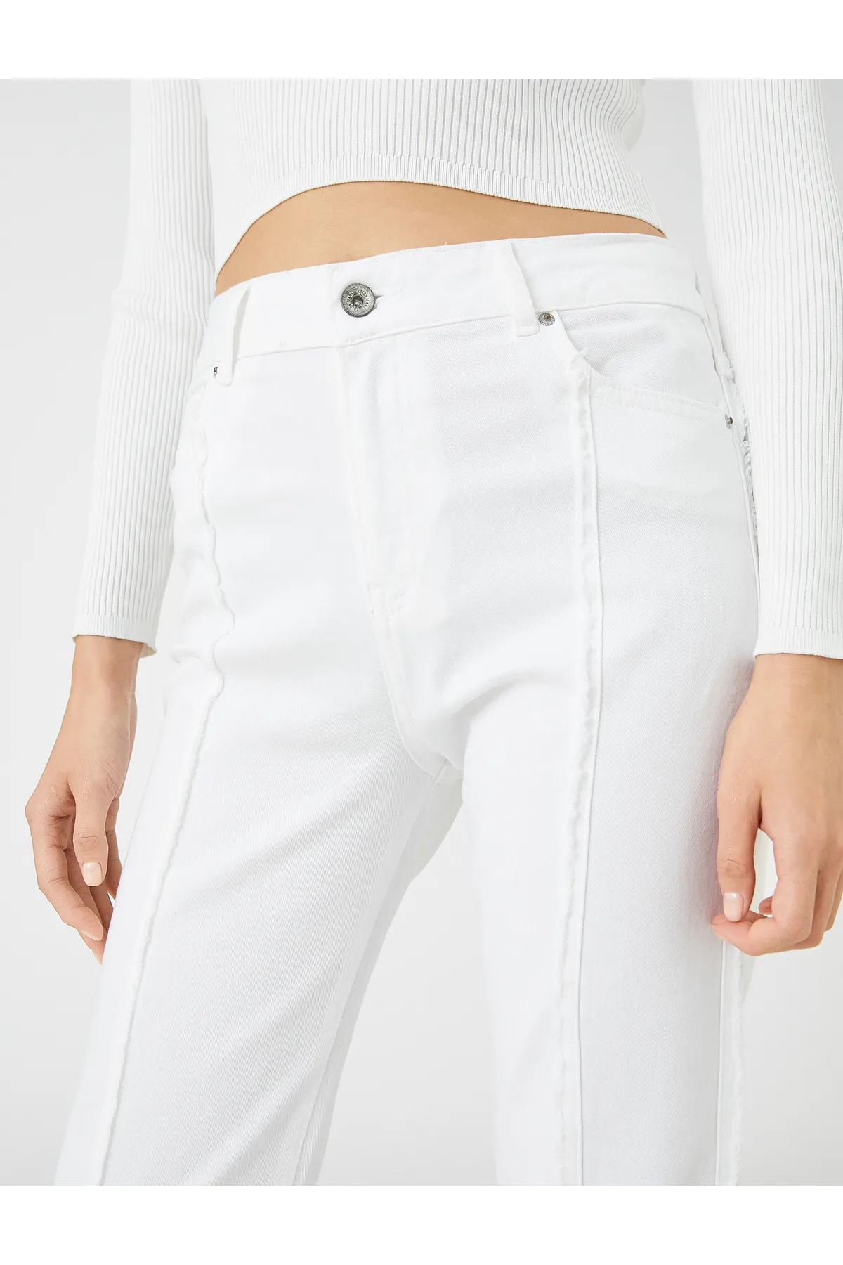 Koton  Jeans mit normaler Taille und spanischem Bein