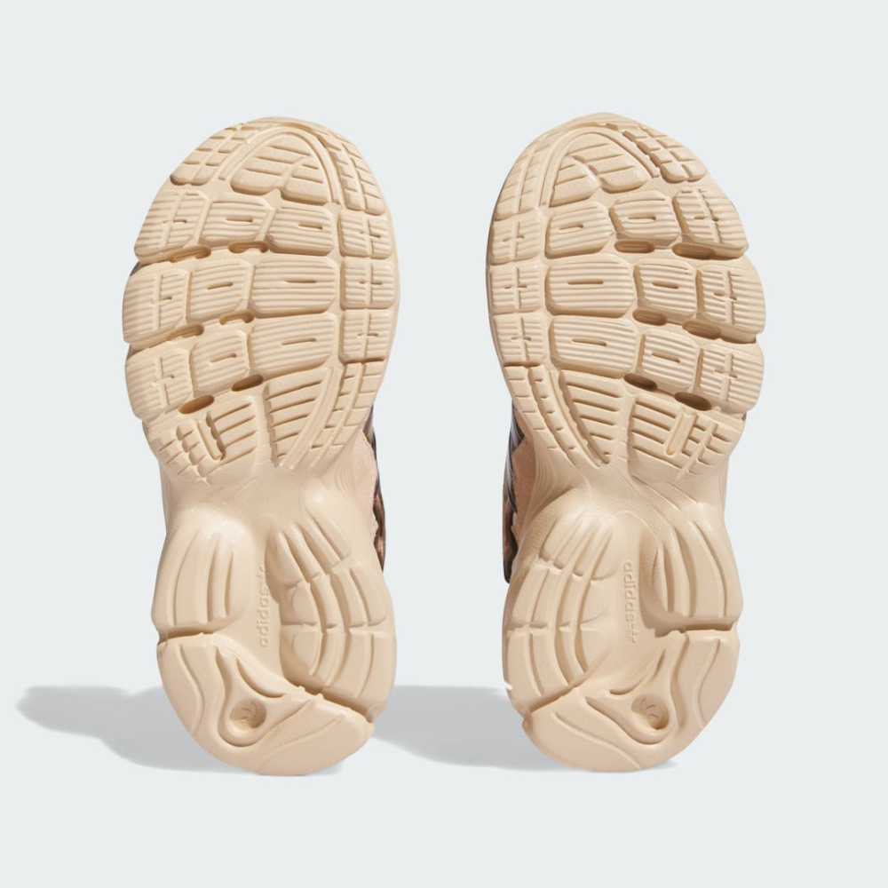 adidas Bad Bunny Response CL C ID8508 / pink