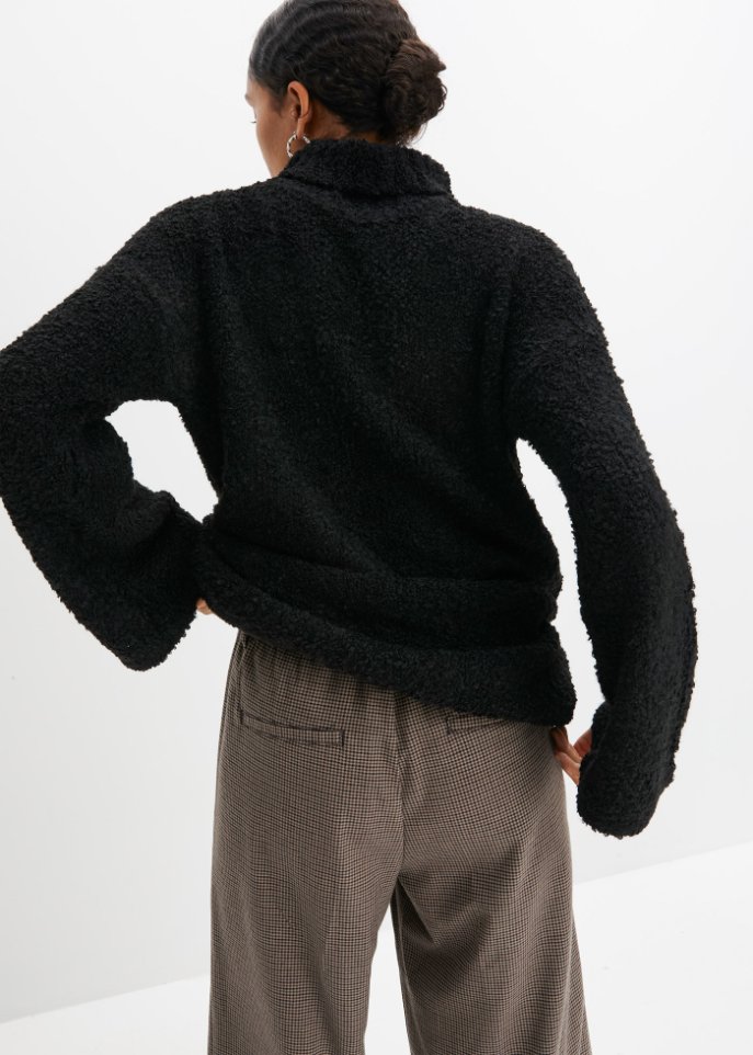 Pullover aus Bouclègarn mit ausgestellten Ärmel
