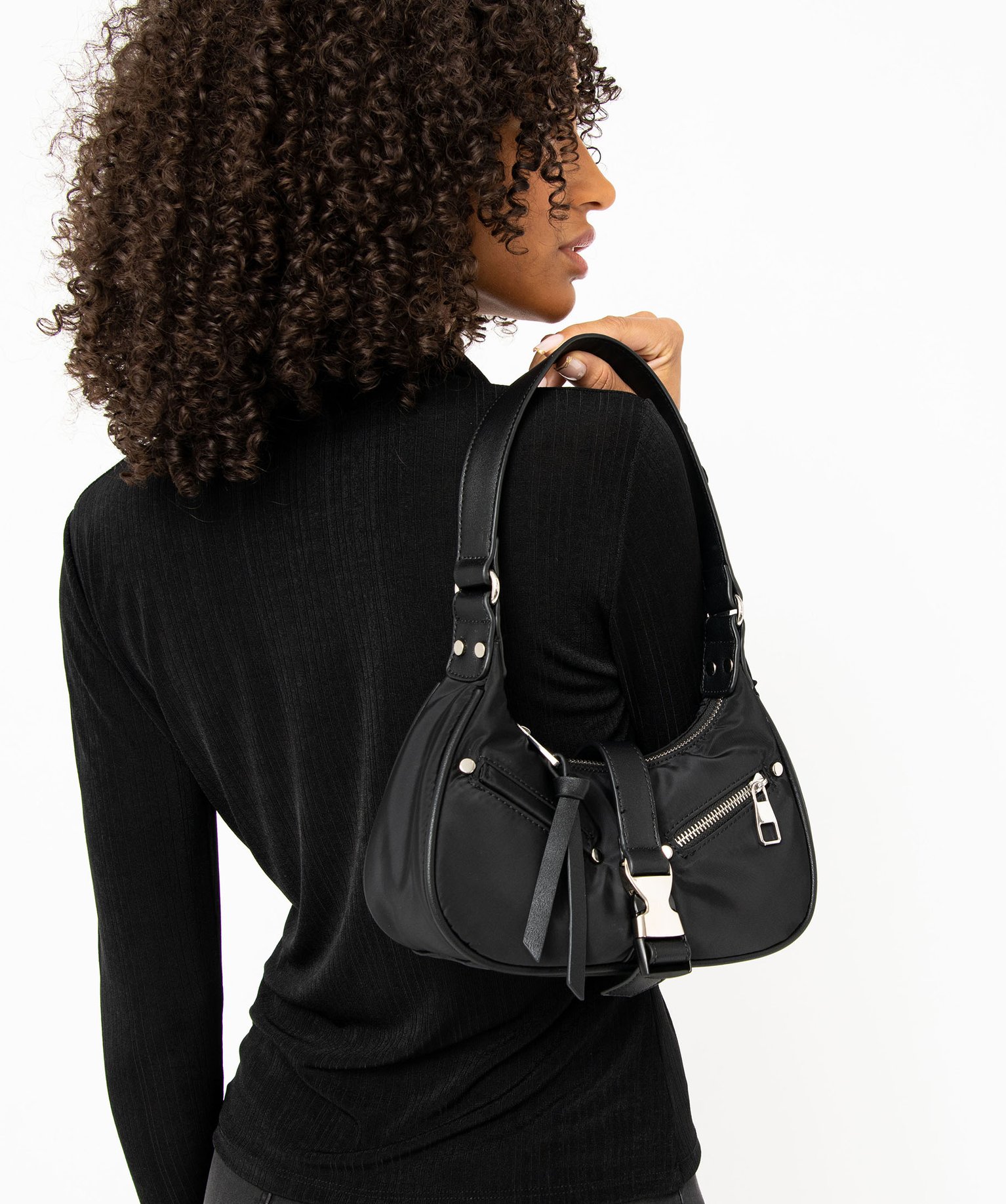 Sac compact porté épaule en textile satiné mat noir | GEMO