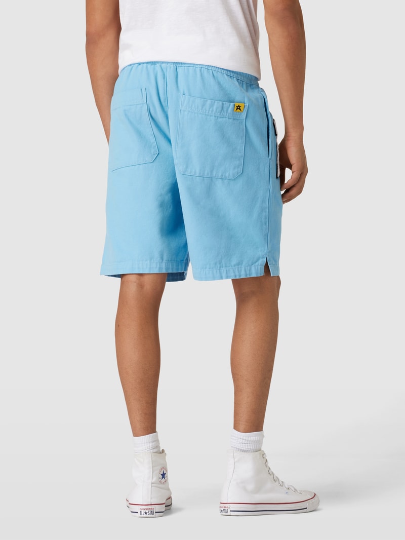 Shorts mit elastischem Bund in hellblau