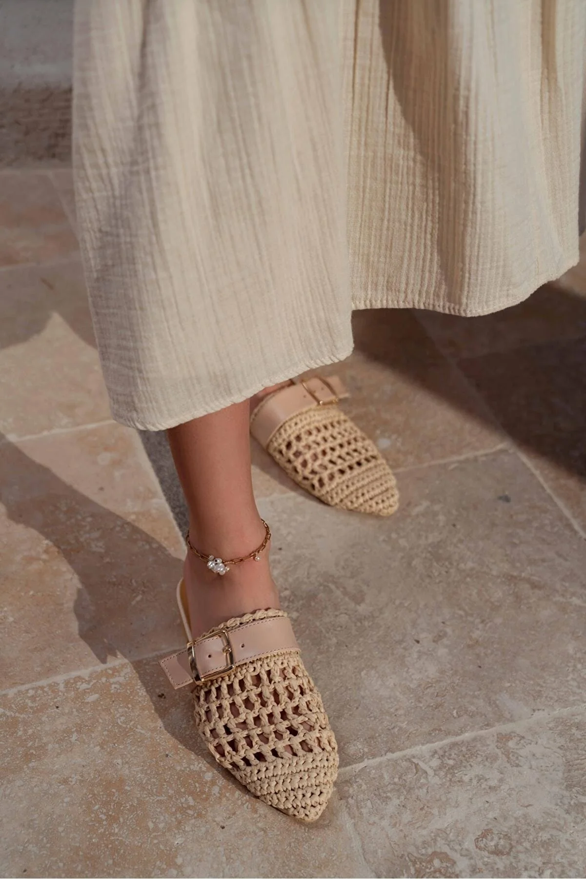 NİŞANTAŞI SHOES  Beste beige gestrickte Damenhausschuhe mit Gürteldetail und flacher Sohle