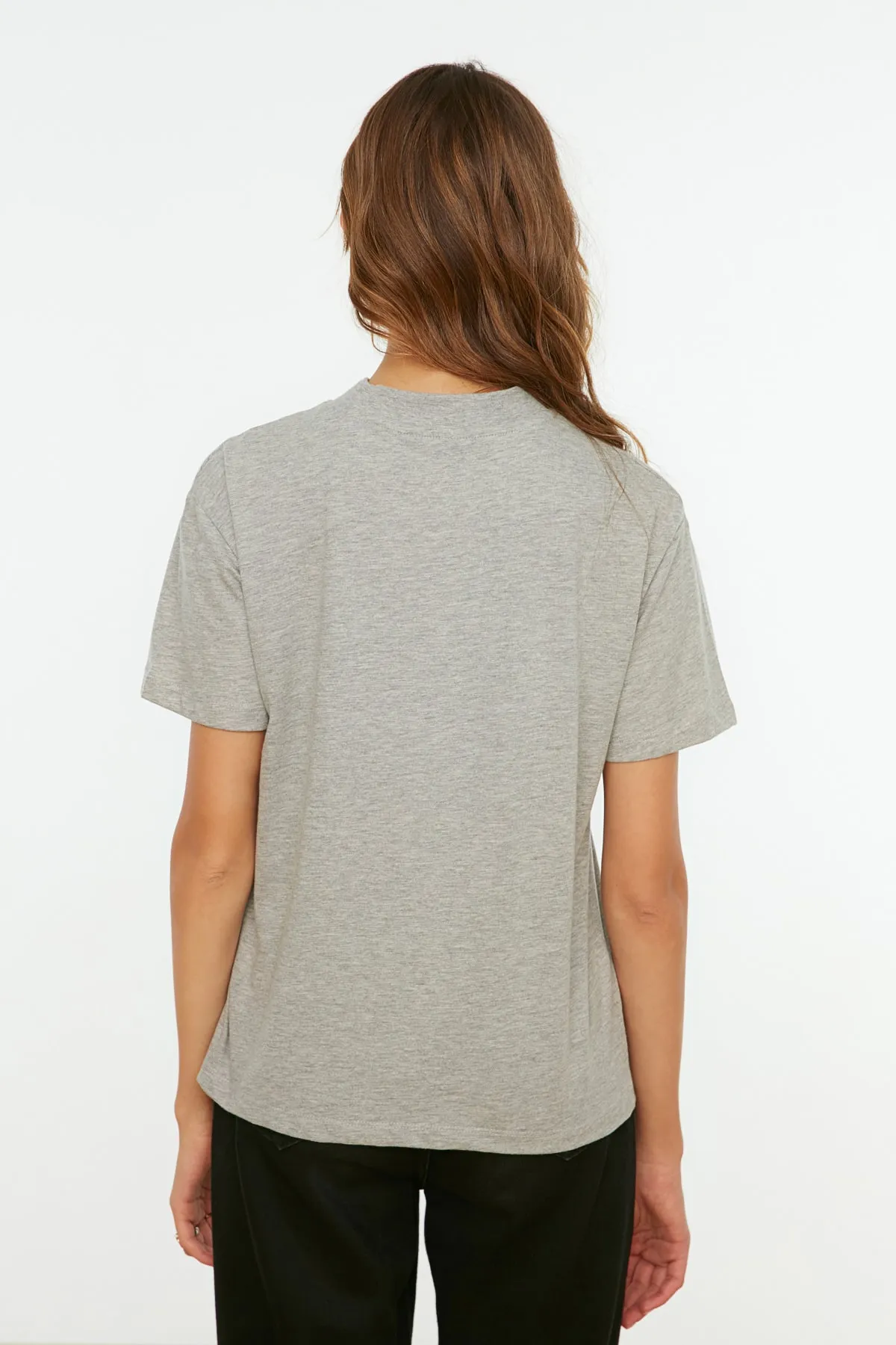 Trendyol Collection  Grau meliertes Basic-Strick-T-Shirt mit Stehkragen TWOAW20TS0096