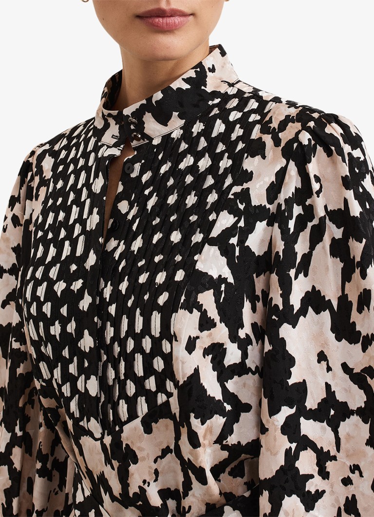 Rochie scurtă tip tunică Dolly de la Phase Eight, decorată cu imprimeu jacquard și curea legată.