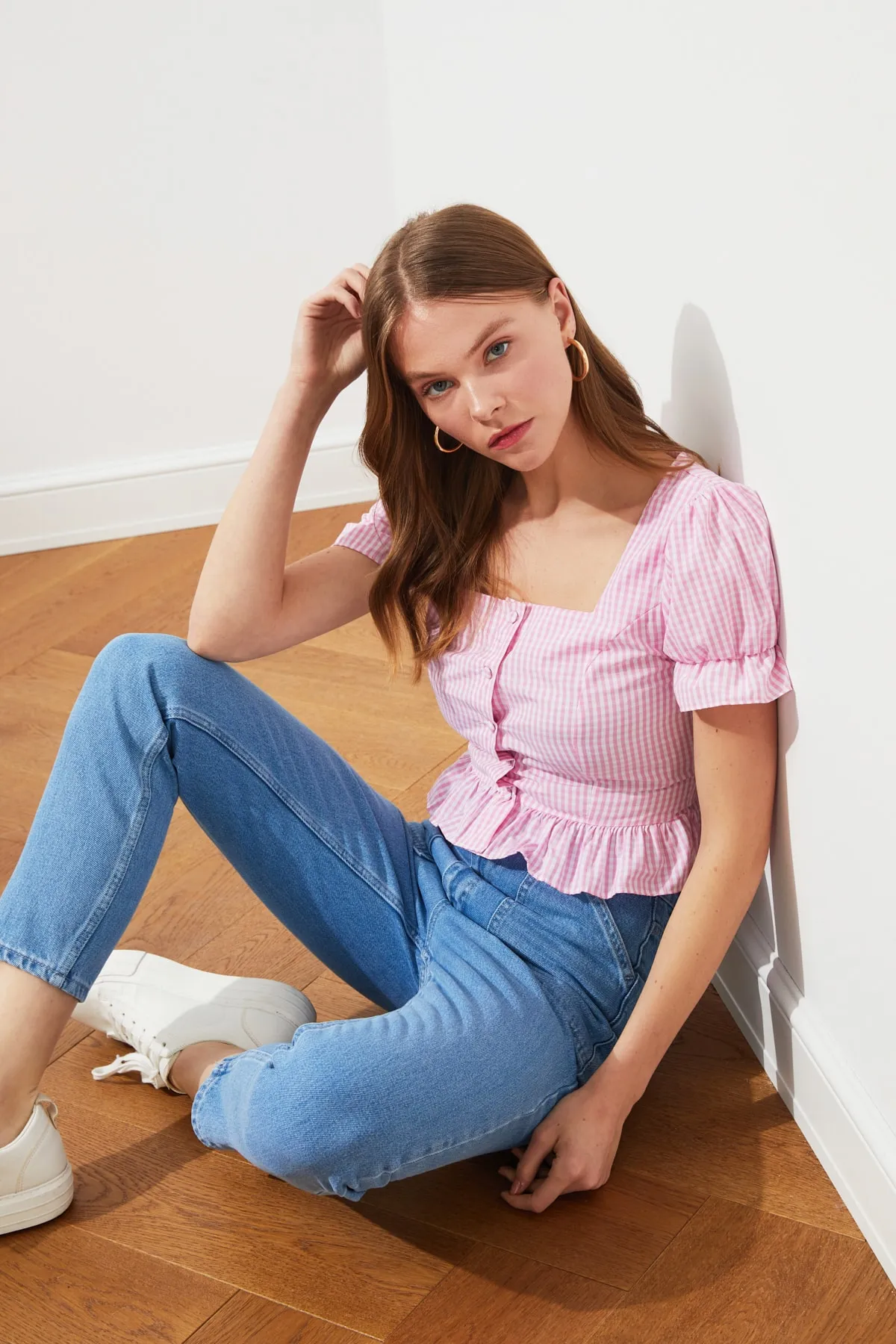Trendyol Collection  Rosafarbene, gewebte, geknöpfte Gingham-Bluse mit quadratischem Ausschnitt TWOSS21BZ0820