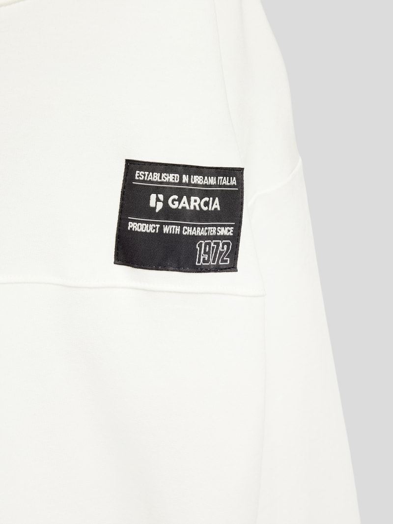 Sweatshirt mit Label-Patch in offwhite