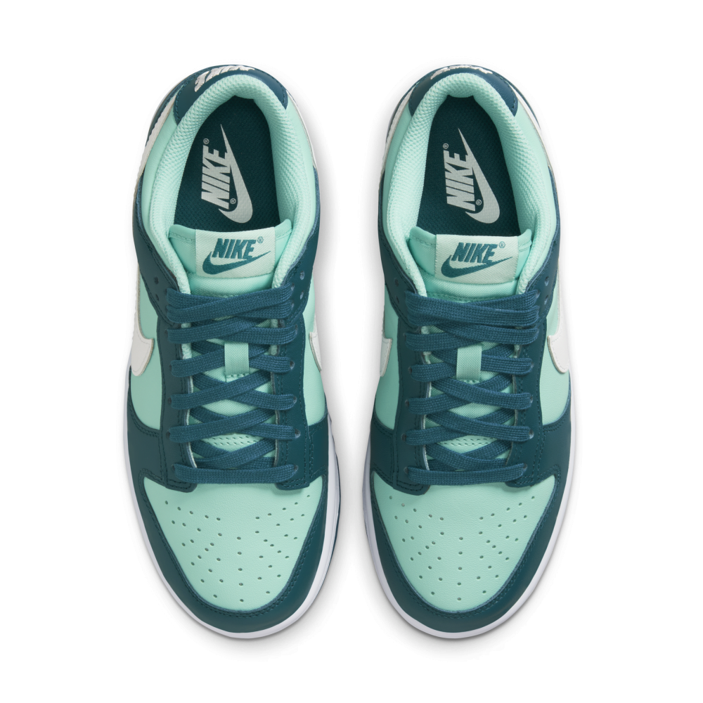 Nike Dunk Low WMNS DD1503-301 / grün