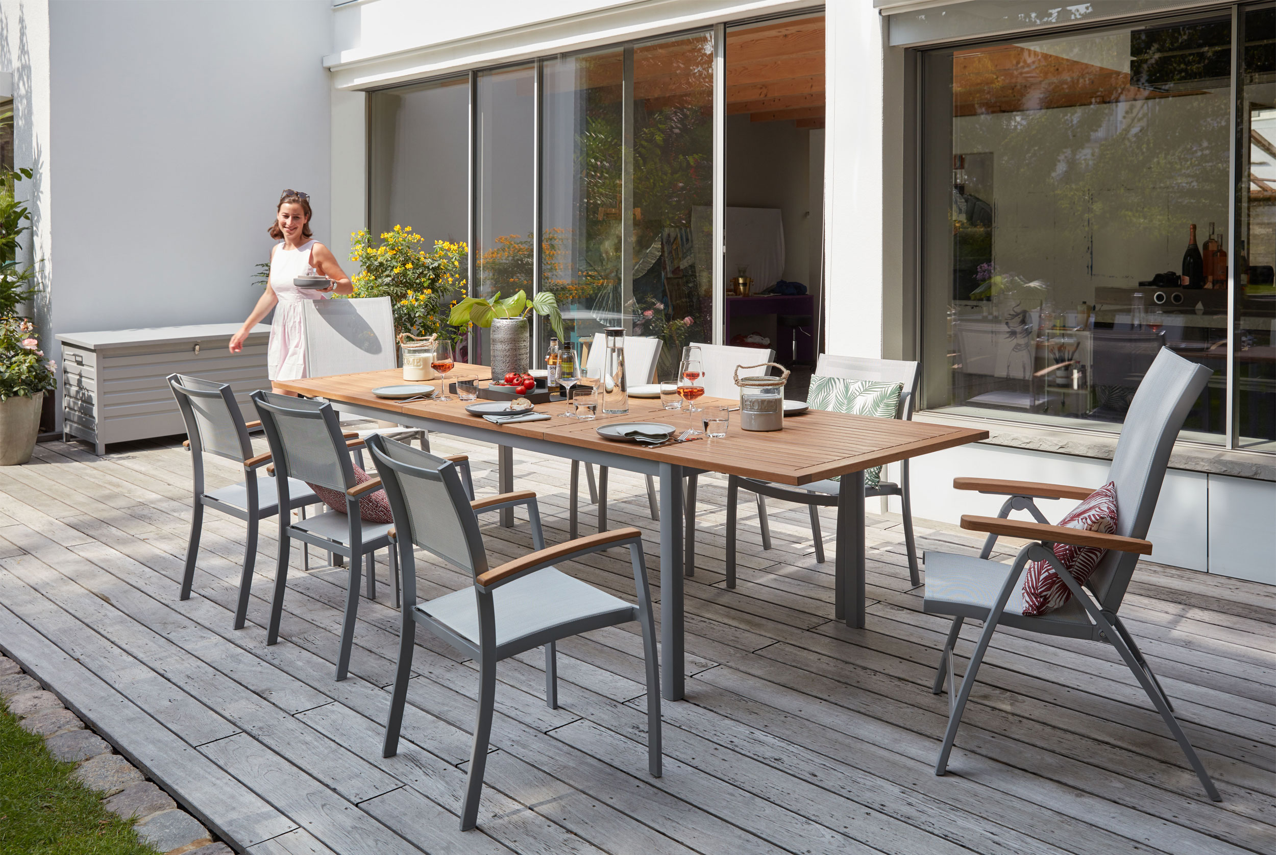 OUTDOORGartentisch ausziehbar grau