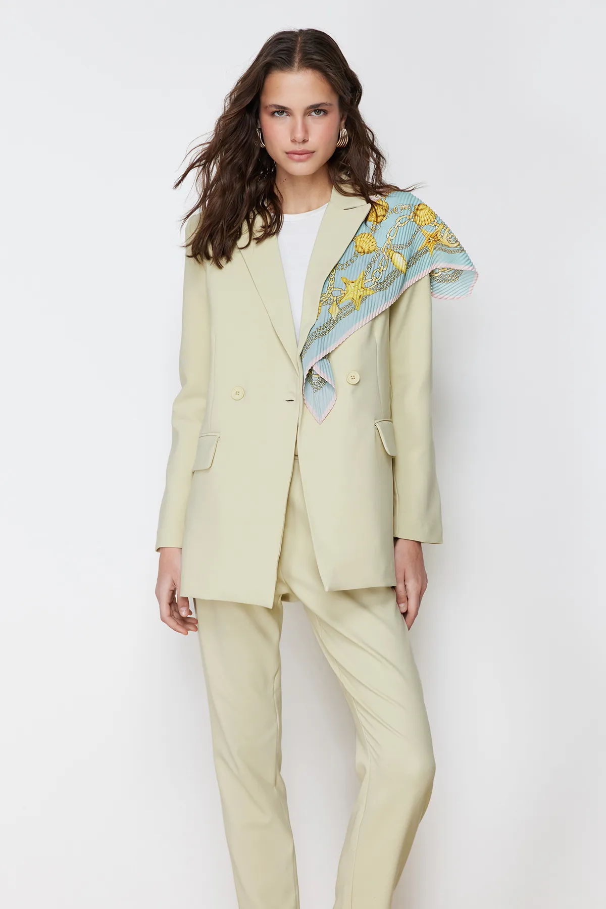 Trendyol Modest  Khakifarbenes Set aus Blazer und Hose – gewebt TCTAW23US00132