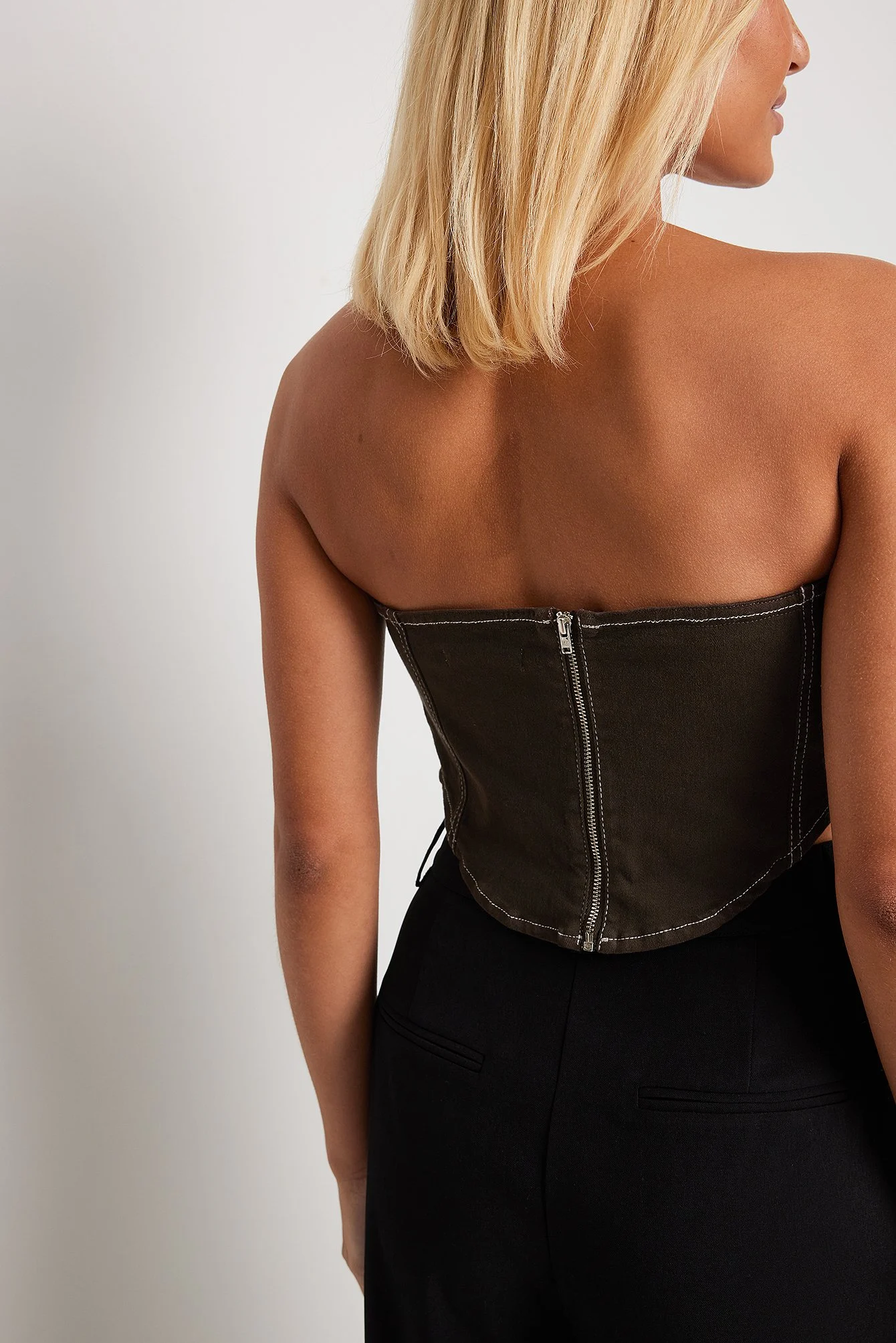 Crop-Top mit Kontrastnaht