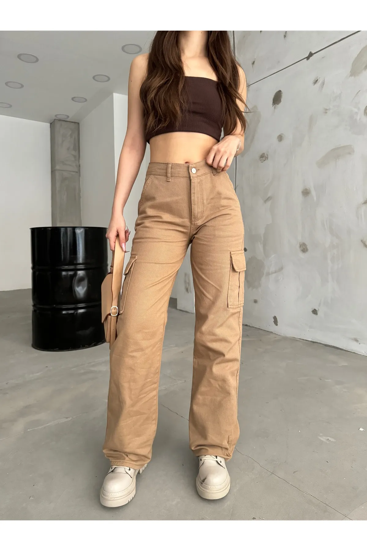 BİKELİFE  Nerzfarbene Cargohose für Damen mit hoher Taille und weitem Bein