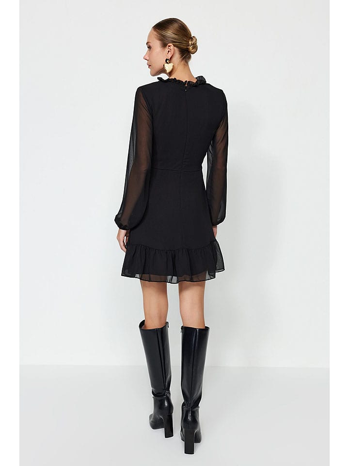 trendyol Kleid in Schwarz günstig kaufen