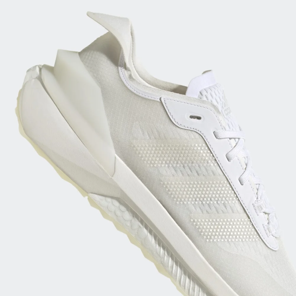 adidas Avryn HP5972 / weiss